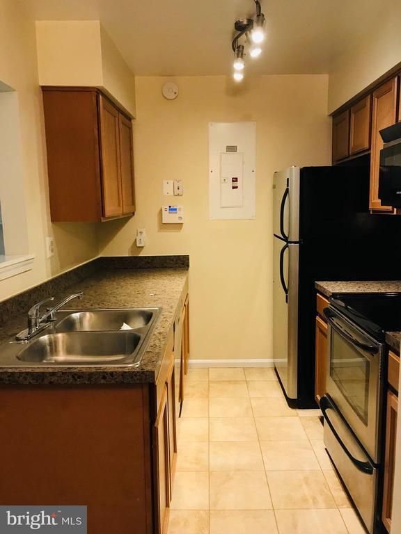 Foto del edificio - 13069 Shadyside Ln
