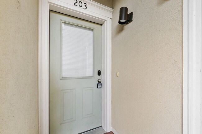 Foto del edificio - 401 Mason Ct