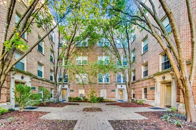 Foto del edificio - 837 E 52nd St