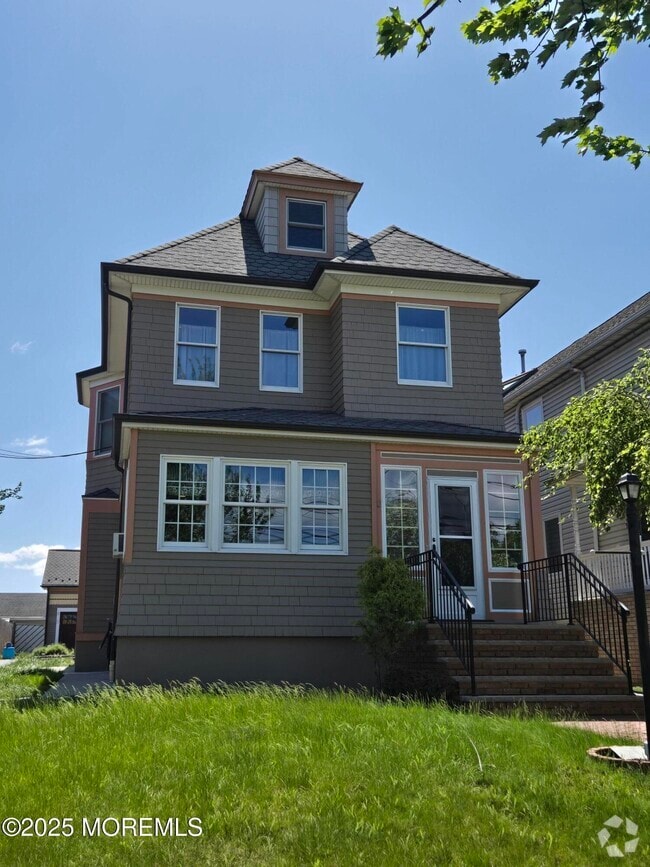 Building Photo - 510 Belgrove Dr
