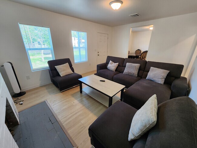 Foto del edificio - 9682 Sunland Blvd