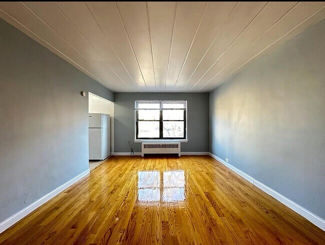 Foto del edificio - 1360 W Touhy Ave