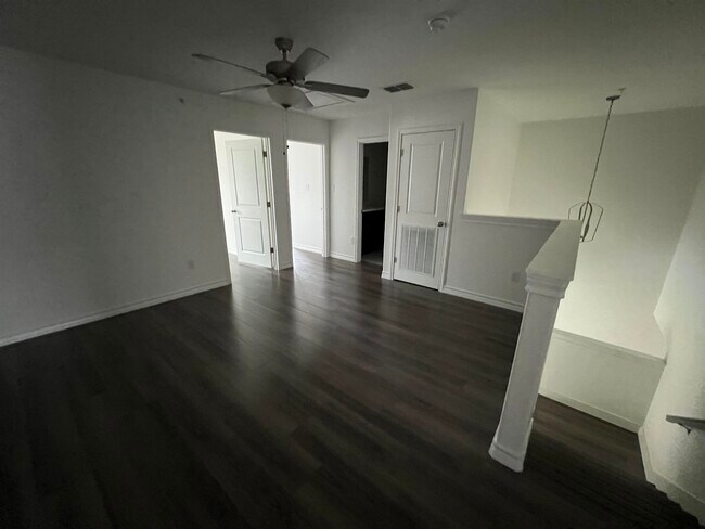 Building Photo - 9913 Bijan Dr