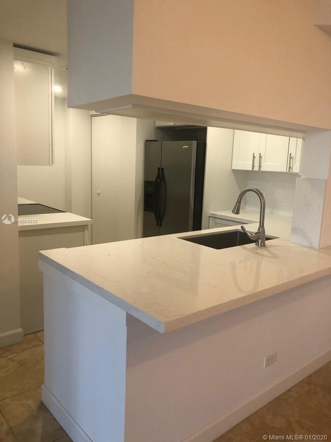 Foto del edificio - 701 Brickell Key Blvd