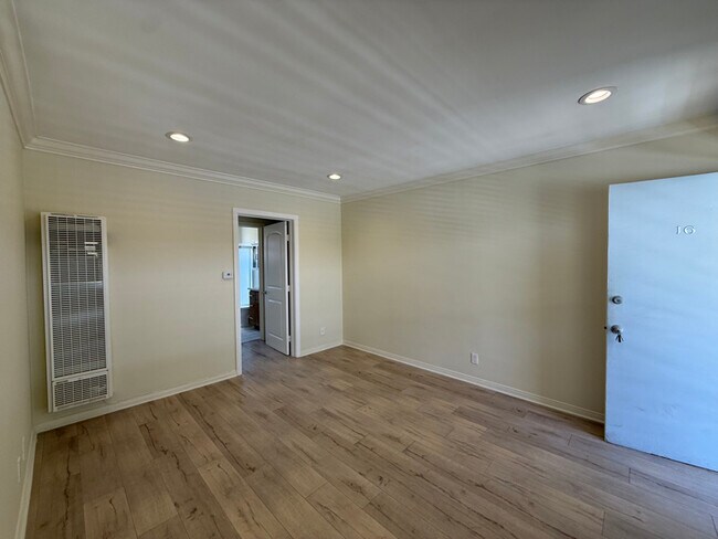 Foto del edificio - 3753 S Barrington Ave
