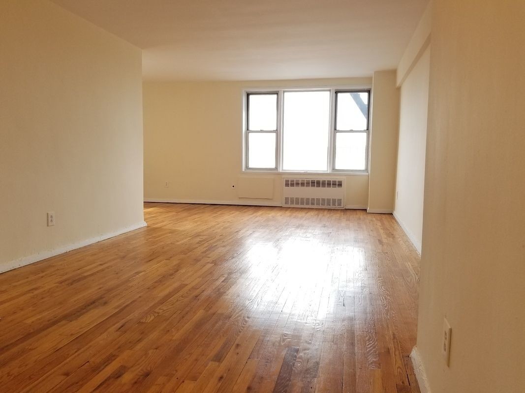 Foto principal - 9602 4th Ave