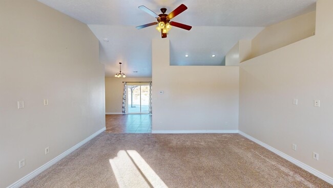 Building Photo - 963 Alpine Dr