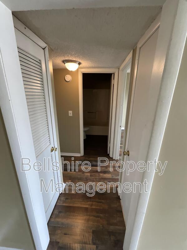 Building Photo - 3643 Village Trl