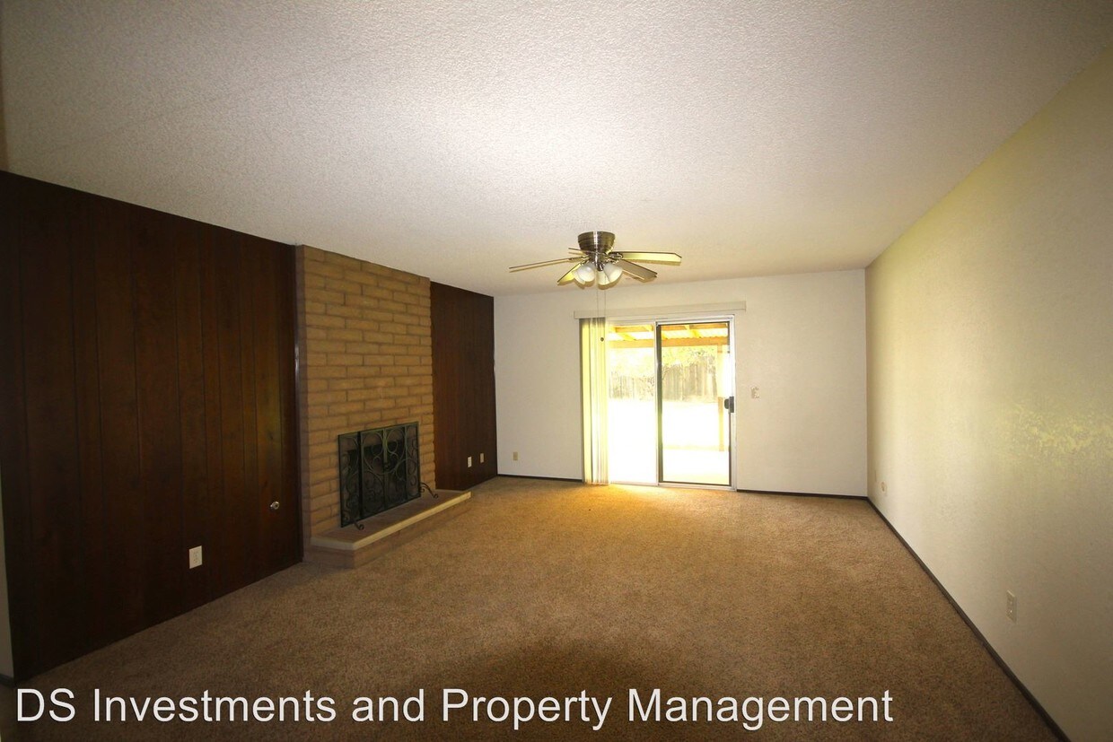 Building Photo - 2704 S Fontana Ct