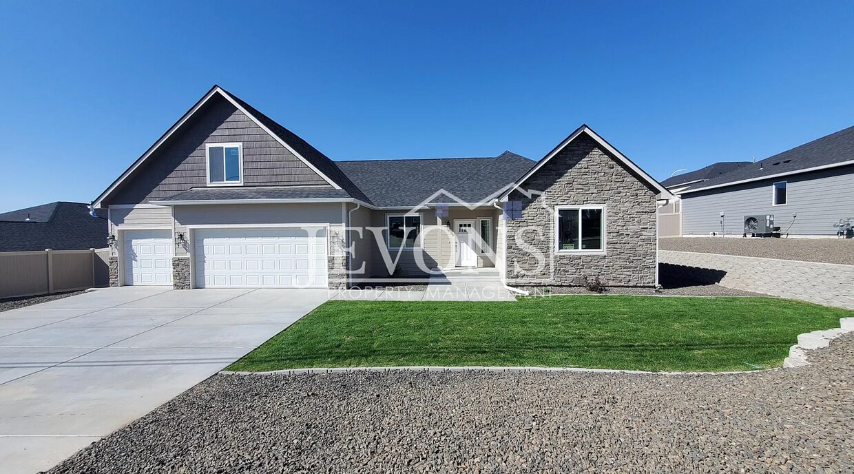 Primary Photo - Spacious single-family home with a fenced ...