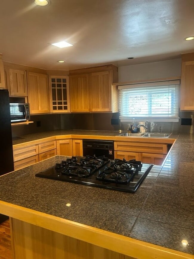 Foto del edificio - 3 Bedroom, 1 Bath home located in Glenwood Springs.