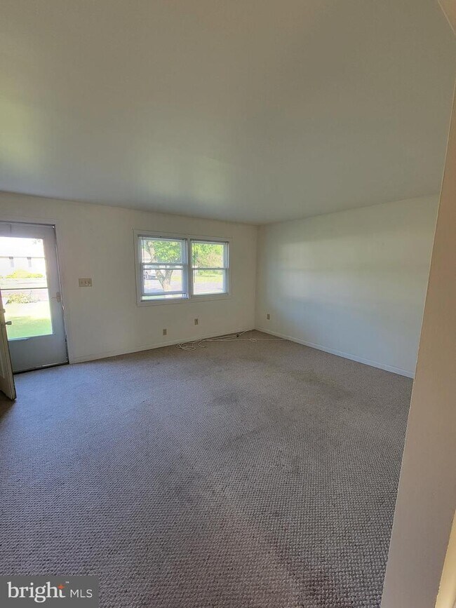 Building Photo - 3096 Starlet Dr