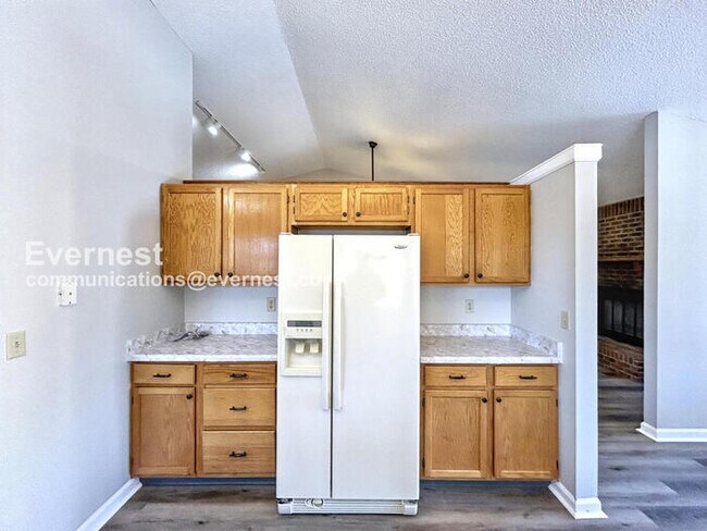Building Photo - 2650 Cornwall Ct