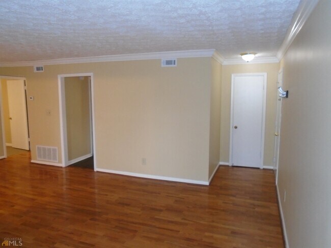 Foto del edificio - 5155 Roswell Rd