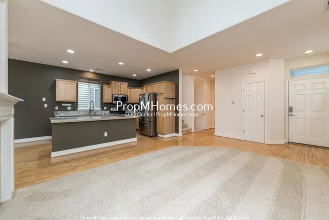 Foto del edificio - Spacious Three Bedroom Home on Bull Mountain - Gated Street!