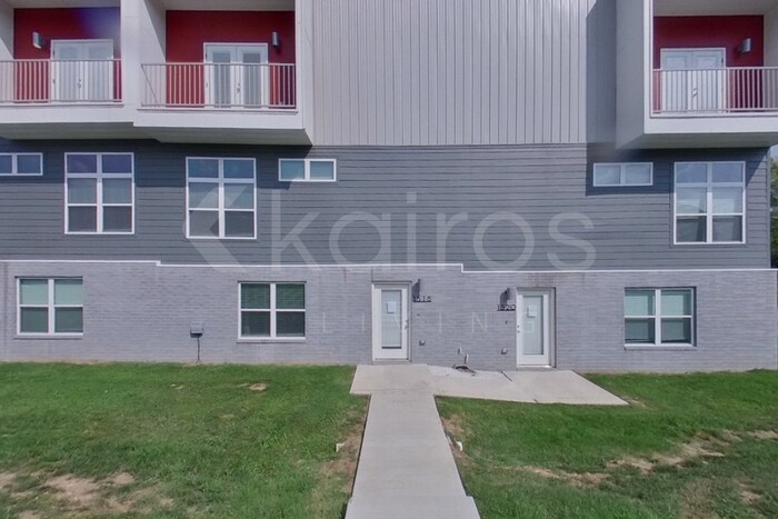 Primary Photo - 1518 S. Razorback Road