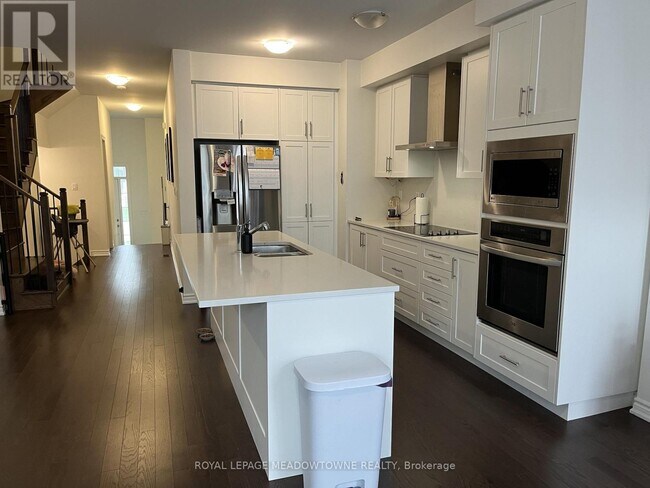 Photo du bâtiment - 611 Boyd Ln