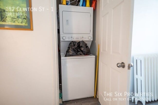 Building Photo - Renovated 2 Bedroom Main Floor Apartment