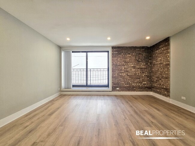 Building Photo - 1220 N LaSalle