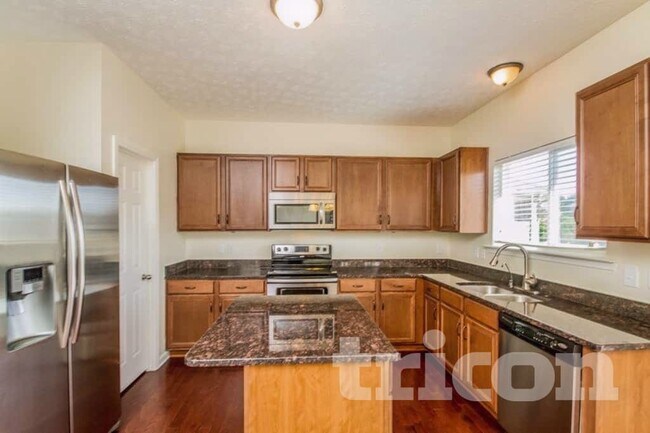 Foto del edificio - 6429 Sunnywood Dr