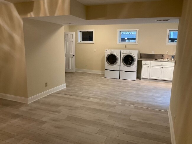 Building Photo - 1 Bedroom, 1 Bath Apartment in Single-Fami...
