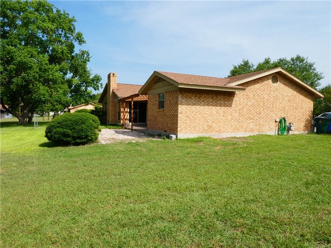 Building Photo - 1803 Serenity Dr