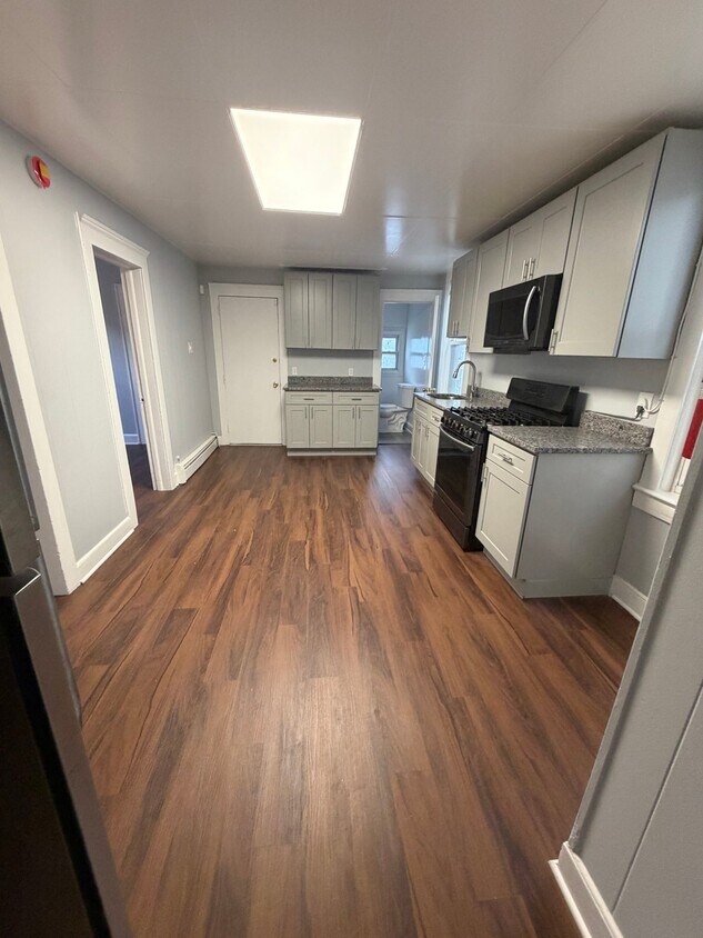 Foto del edificio - 738 Edgar Rd