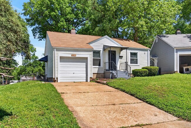 Building Photo - 8821 Kendale Dr