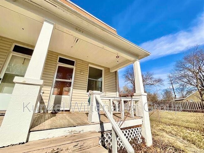 Foto del edificio - 907 N Church St