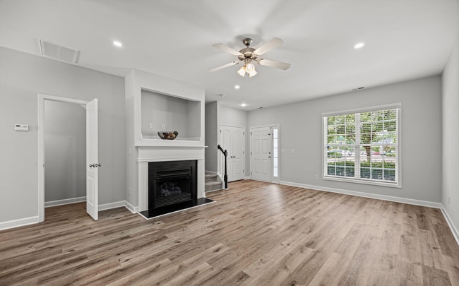 Building Photo - 6058 San Marcos Way