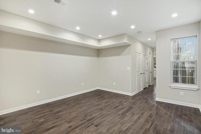 Building Photo - 237 S 45th St