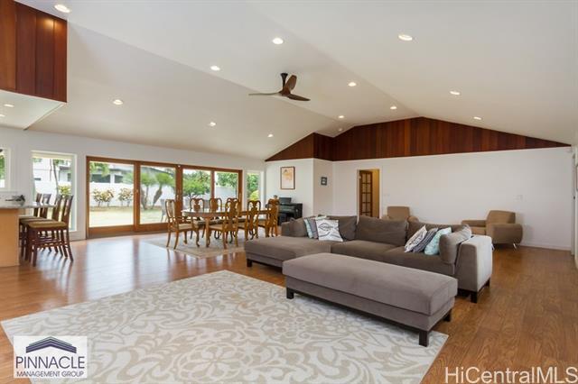 Foto del edificio - 984 Waiholo St