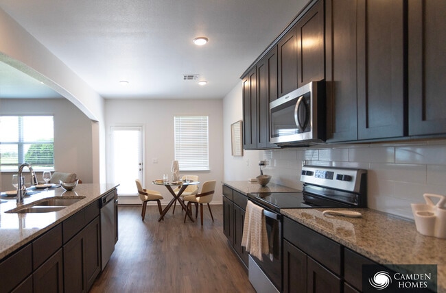 Foto del edificio - 2322 Camryn Ln