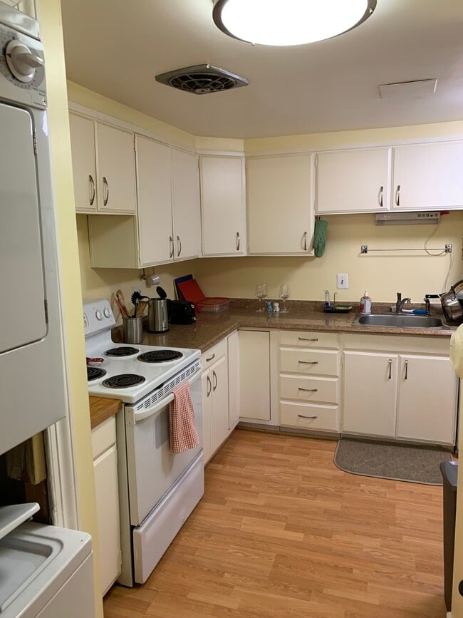 Building Photo - 603 G St SW