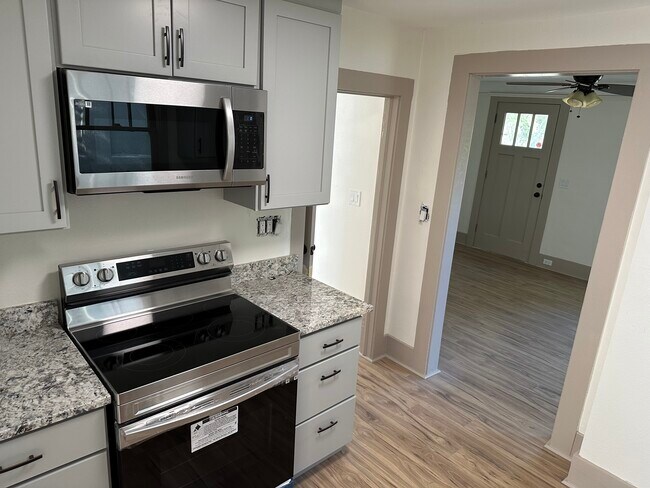 Foto del edificio - 331 S Pleasant St