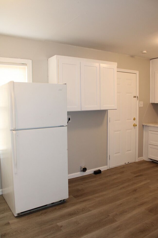 Foto del edificio - 2/1 cute house ready to move in Lawndale!!!