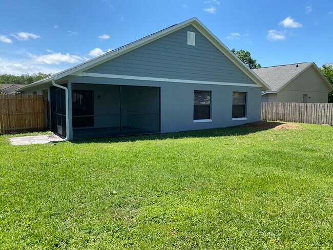 Building Photo - 5601 Deepdale Dr