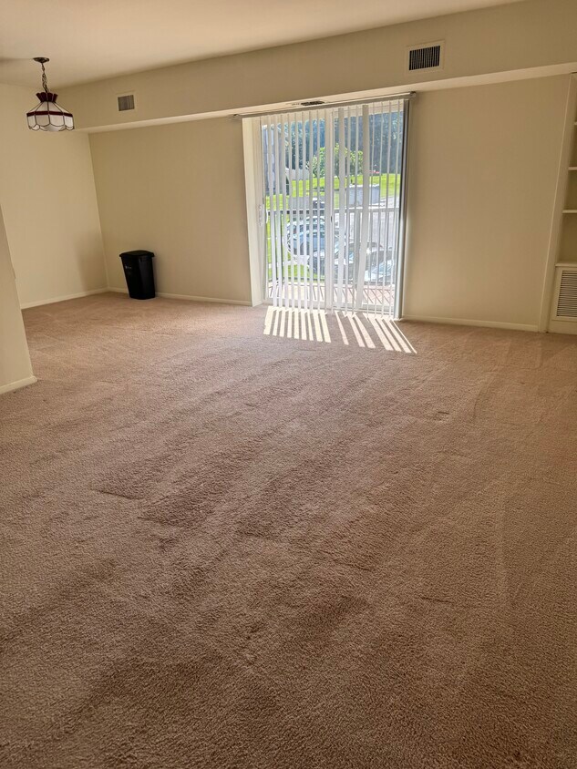 Foto principal - 930 Cricklewood Dr