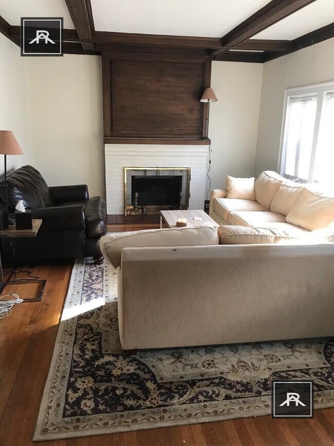 Foto del edificio - 5 bedroom in Brighton MA 02135