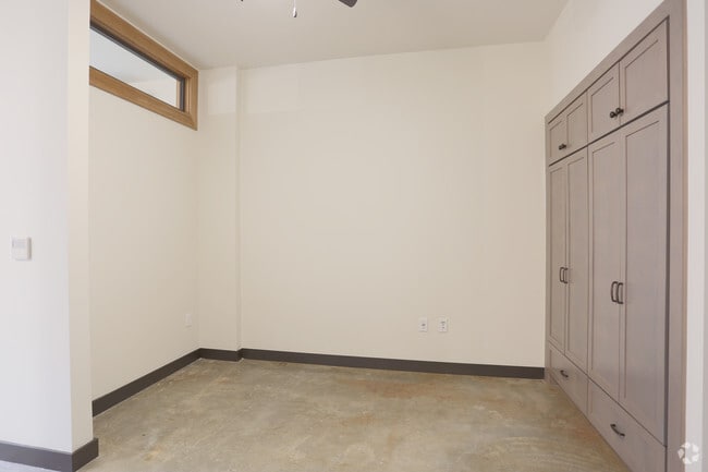 Interior Photo - Almr Apartments