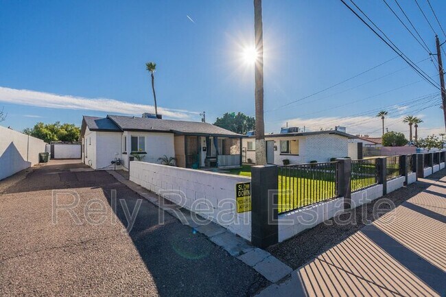 Photo - 805 E Turney Ave Apartment