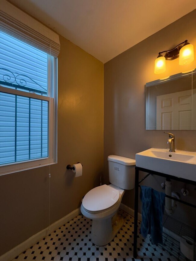 Foto del edificio - Charming 3Bed/2.5Bath Townhome with Modern...