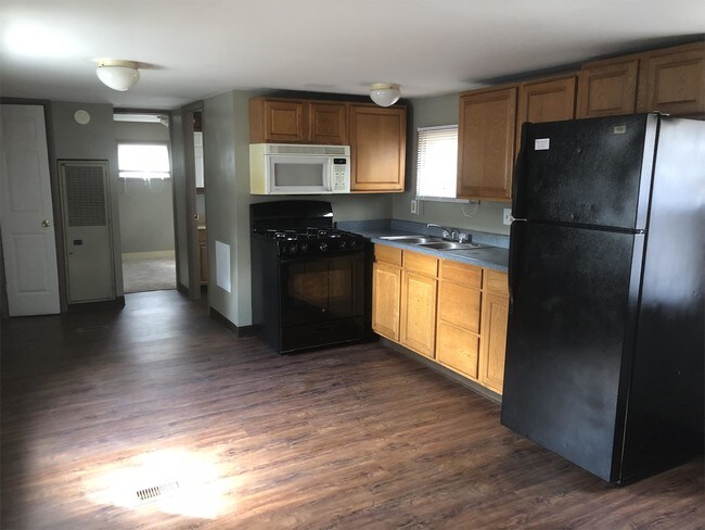 Building Photo - 17 Riverview Ln