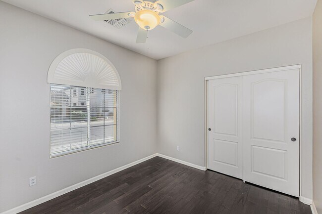 Foto del edificio - 2058 E Flint St