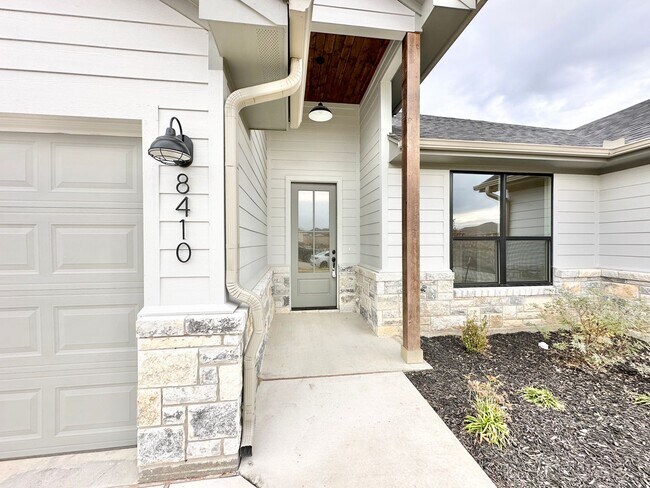 Foto del edificio - Viewable Now By Appointment!