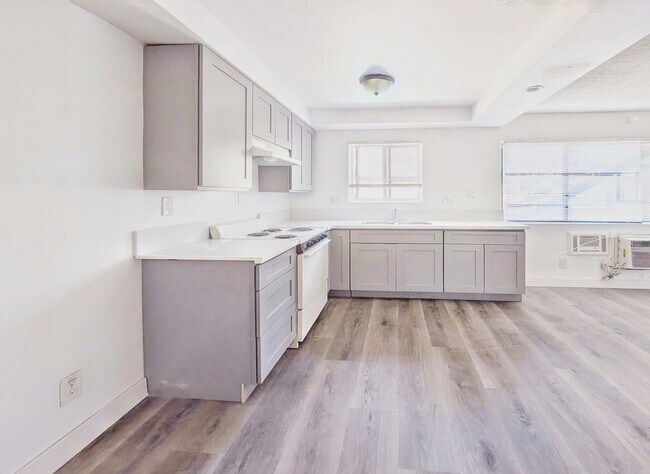 Foto del edificio - 8061 8th St