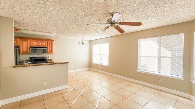 Building Photo - 2608 Grassy Point Dr
