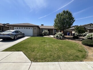 Building Photo - 713 Salazar Ave