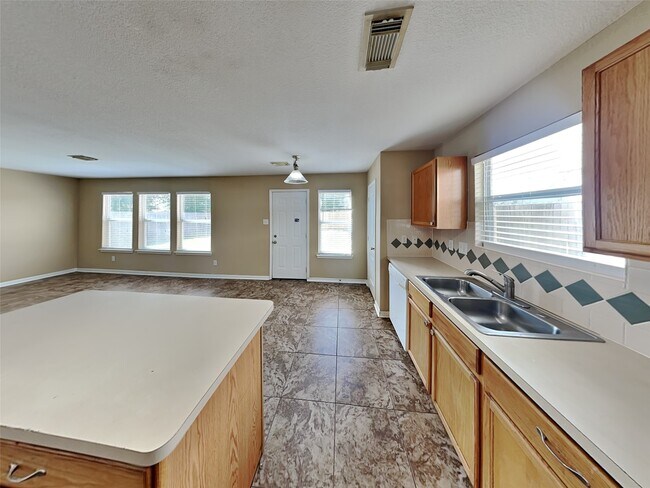 Foto del edificio - 18107 Quiet Ridge Ln