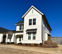 Building Photo - 543 Grey Oak Cir